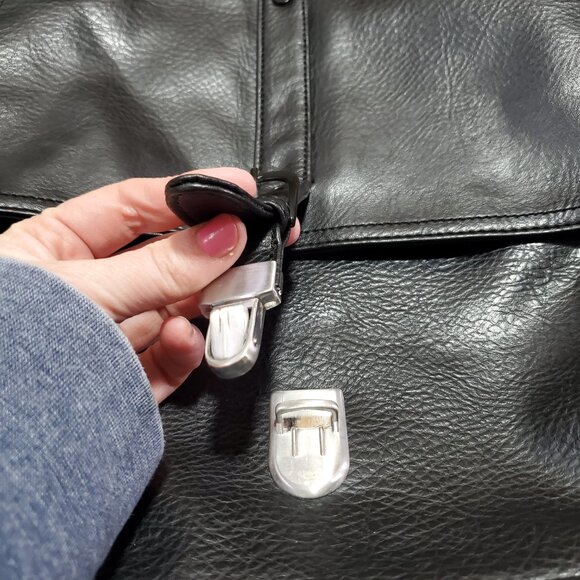 MATT & NAT Narrow Messenger Bag Briefcase Vegan Leather Press Lock Buckle Black - Picture 6 of 16